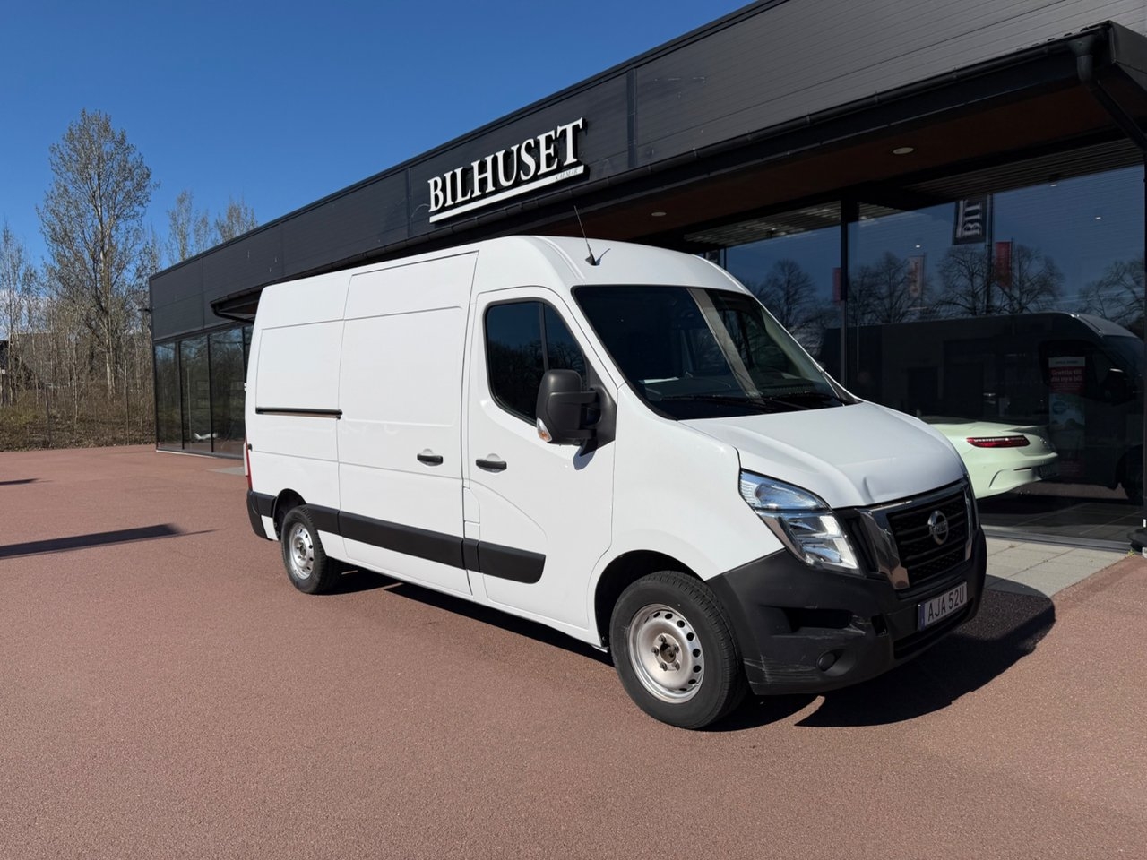 Nissan NV400