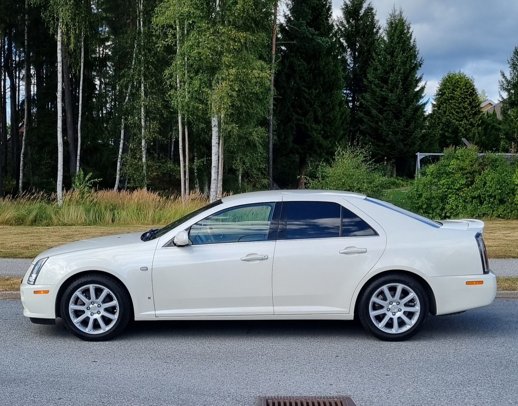 Cadillac STS