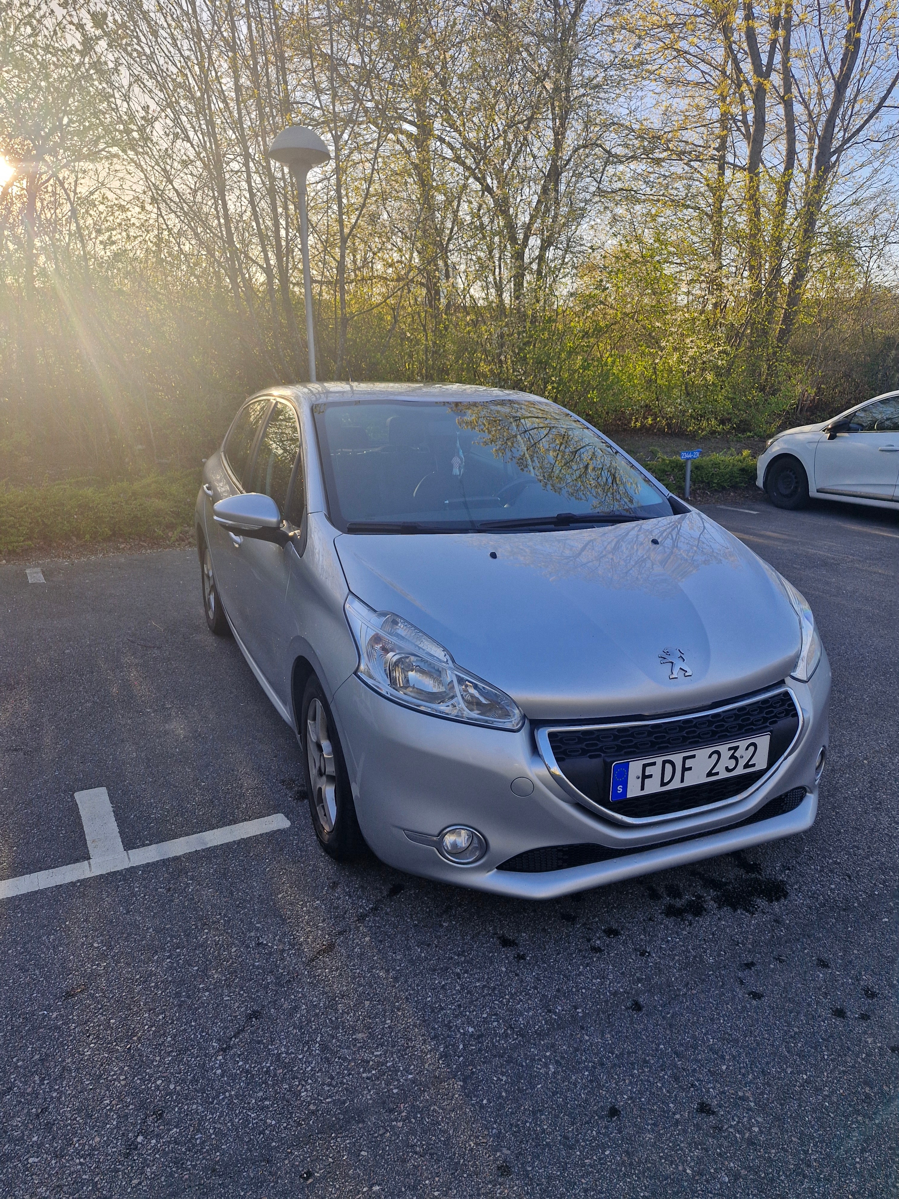 Peugeot 208 2014, bild 2/7