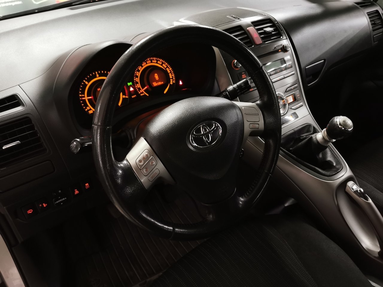 Toyota Auris 2007, photo 7/10
