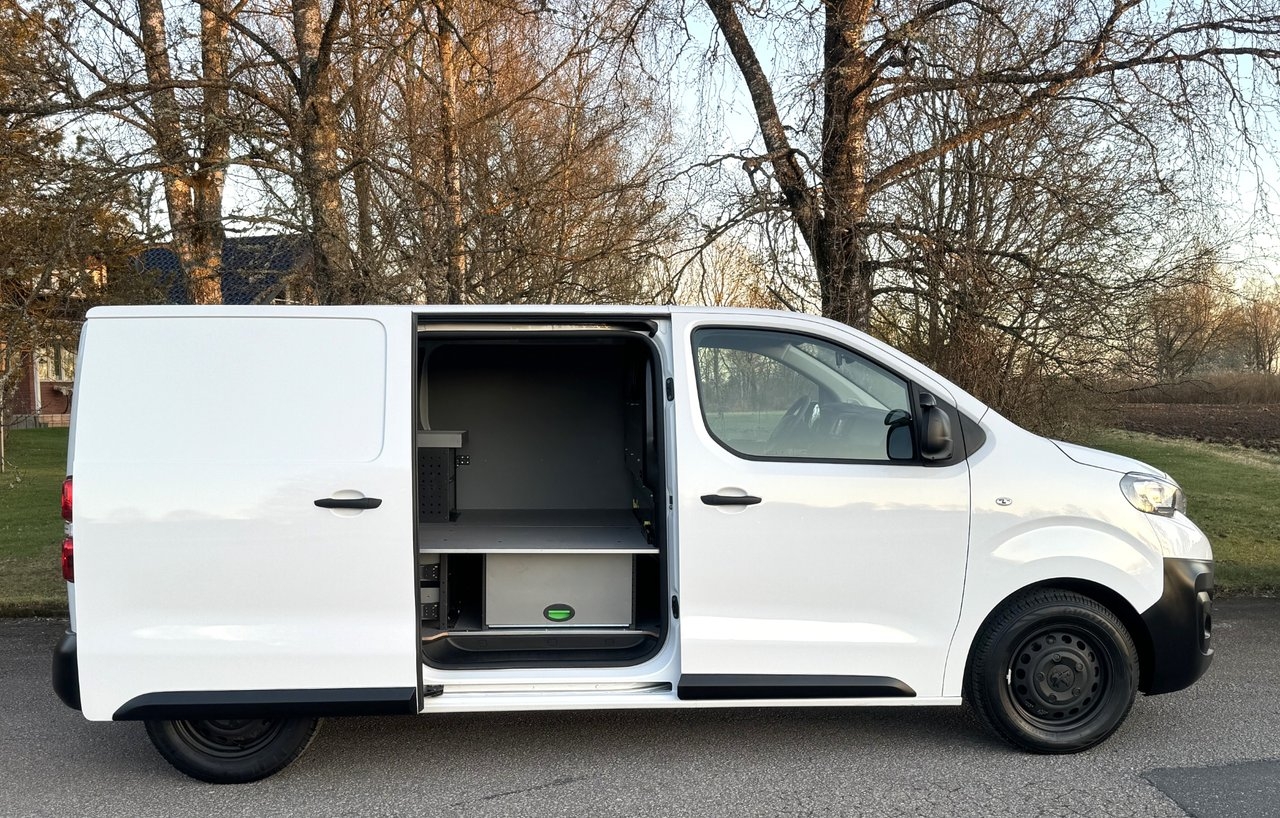 Peugeot e-Expert 2023, bild 2/22