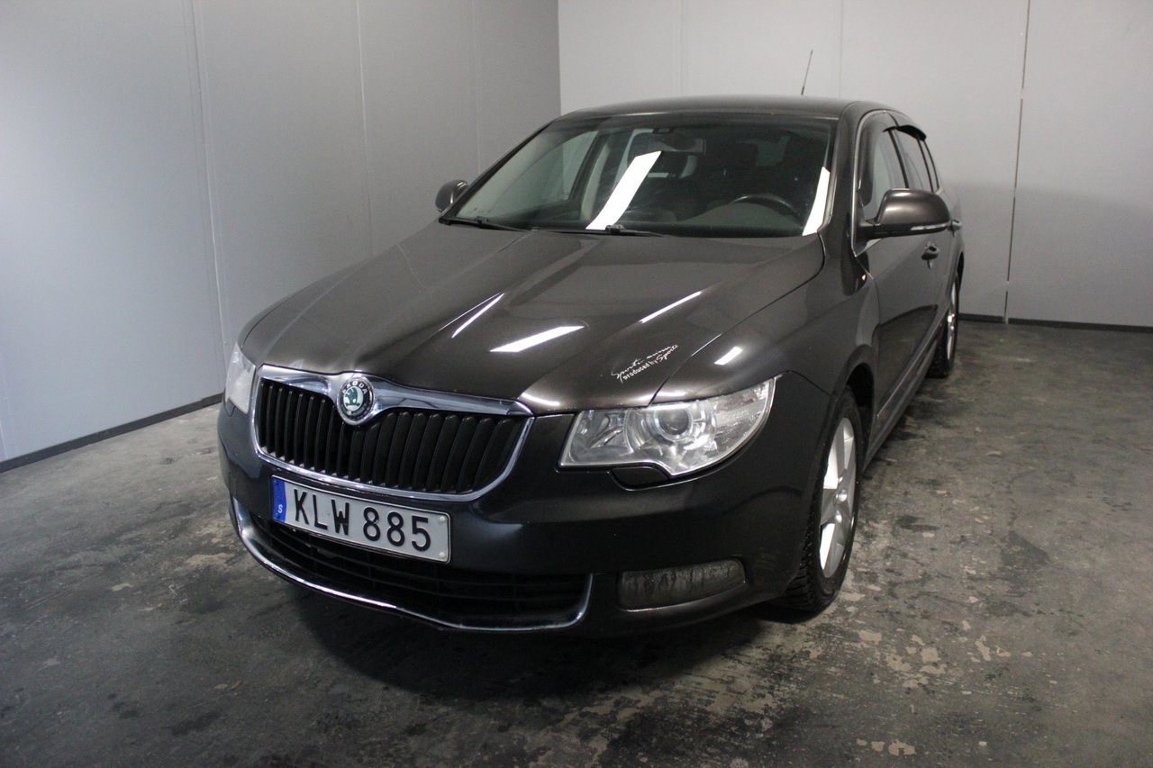 Skoda Superb 2009, bild 2/10