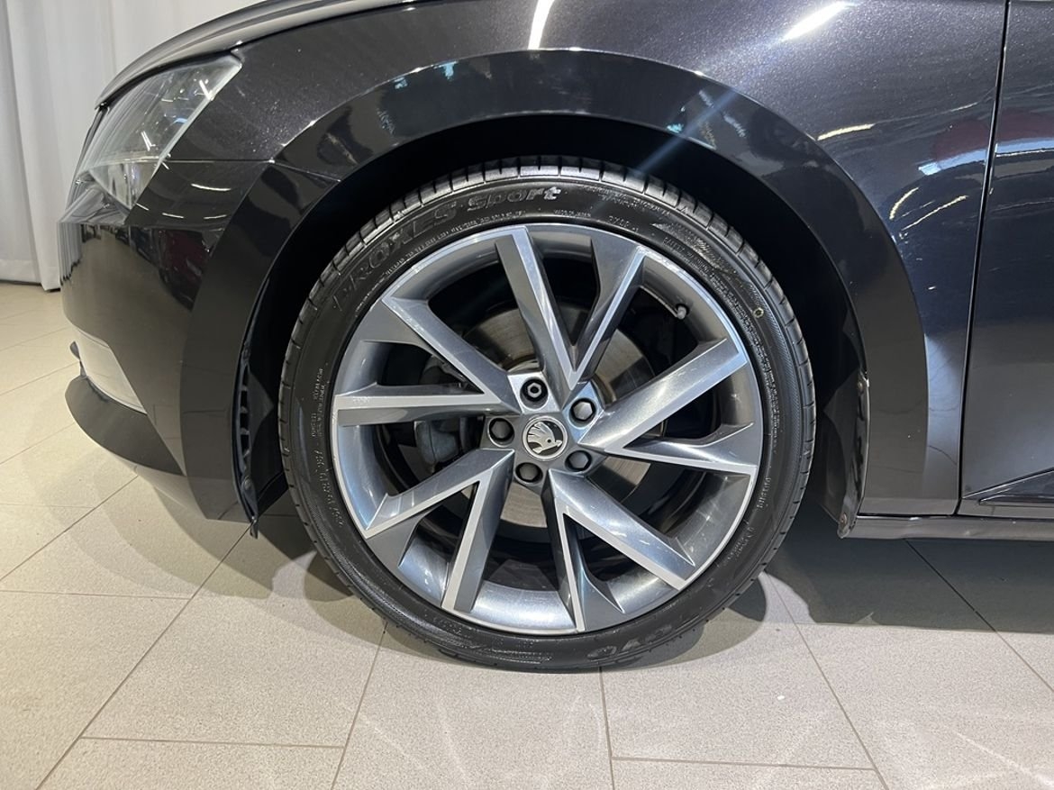 Skoda Superb 2018, bild 5/10