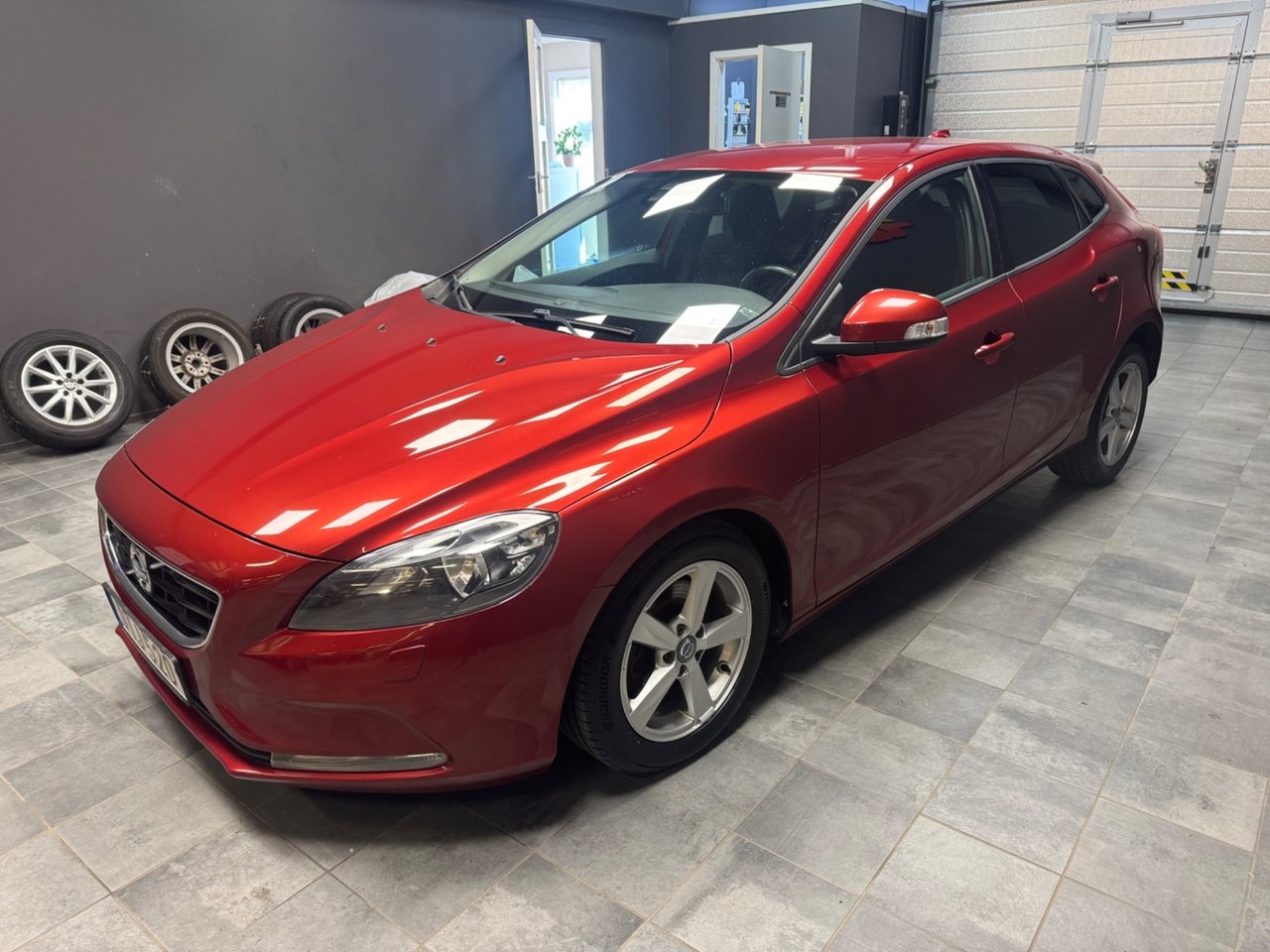 Volvo V40 T2 Kinetic Euro 6 122hk 2016, kuva 3/7