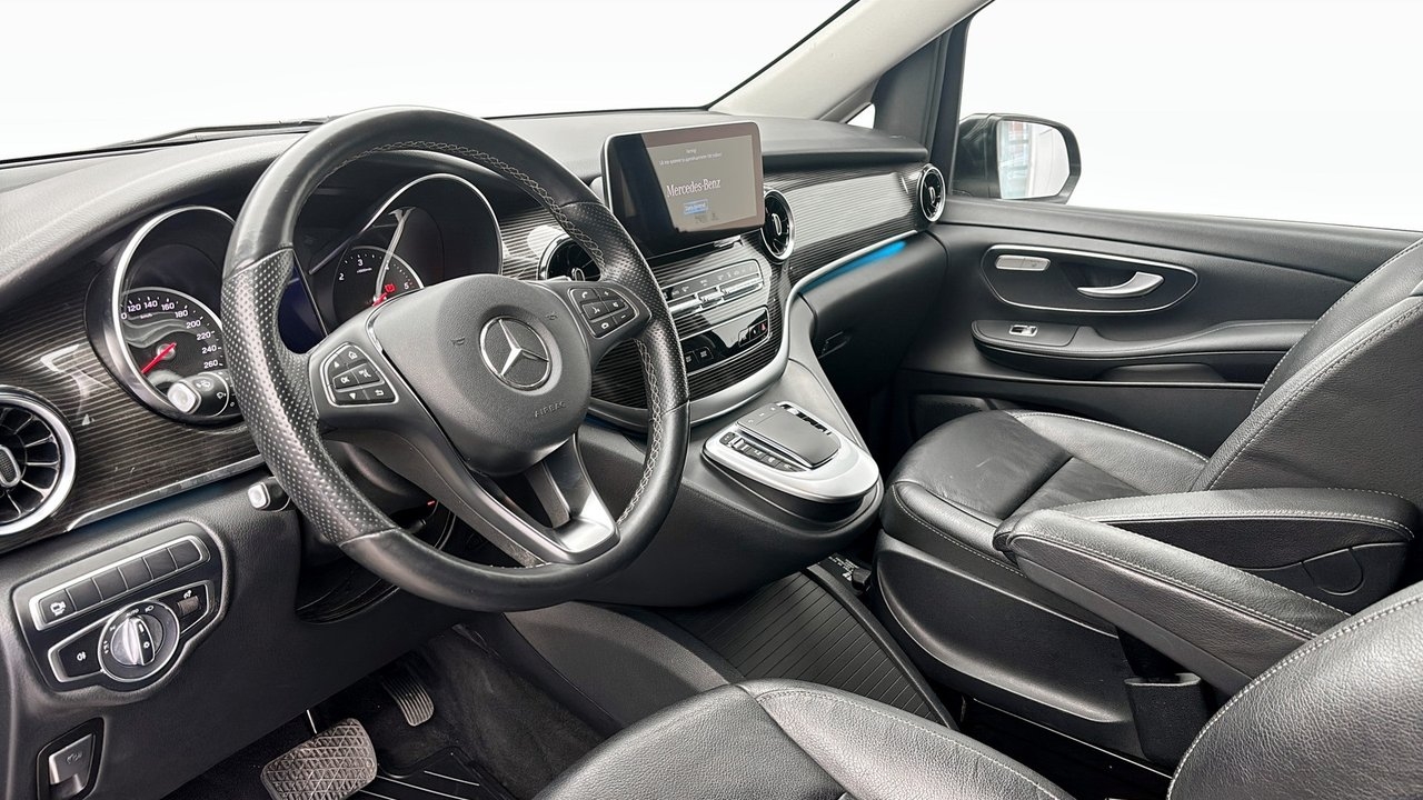 Mercedes-Benz V 2022, bild 7/13