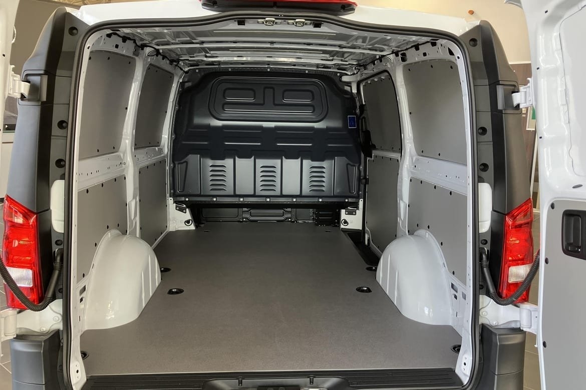 Mercedes-Benz eVito 2024, photo 7/12