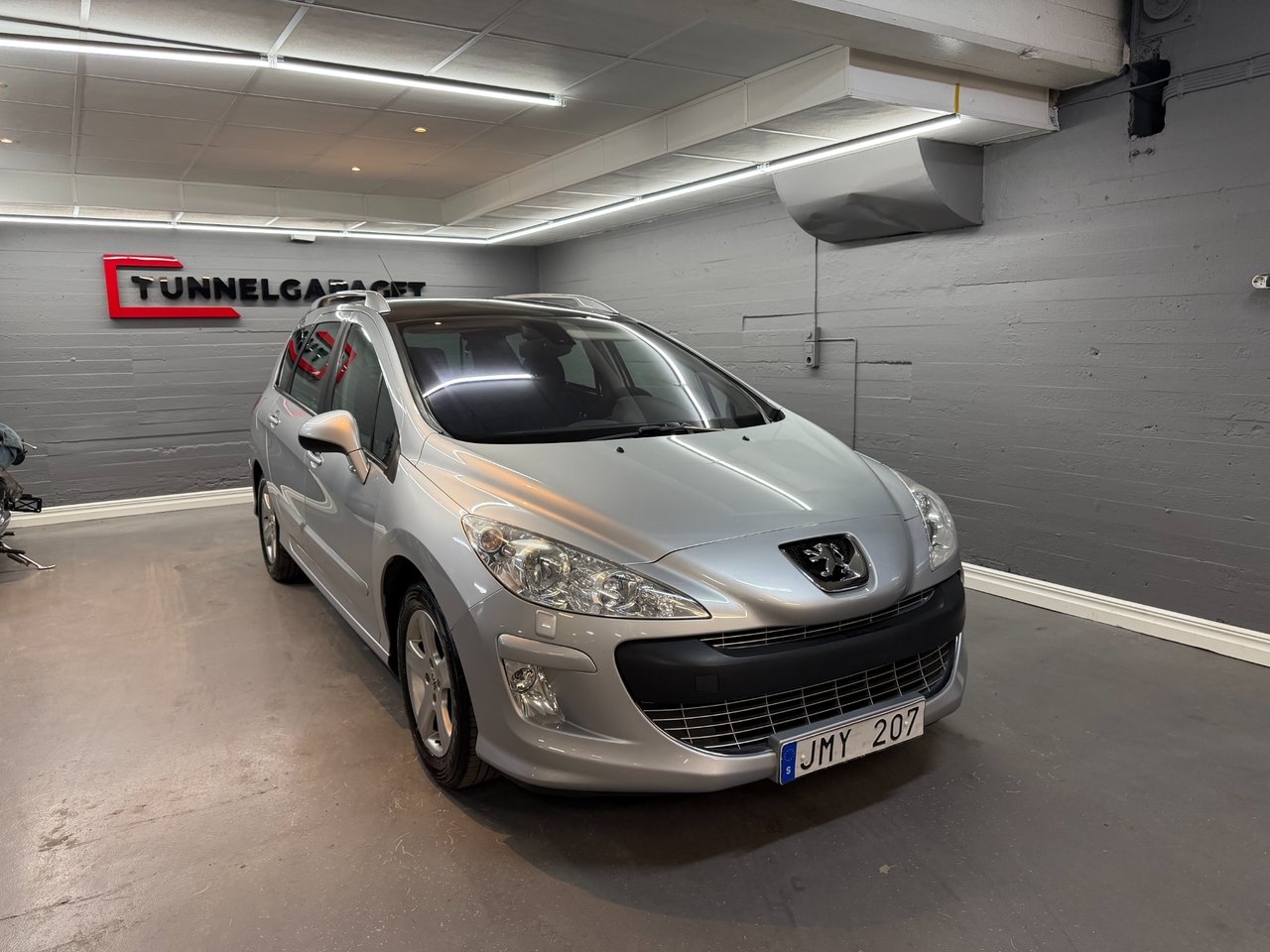 Peugeot 308 SW 1.6 150hk THP 2009, bild 2/18