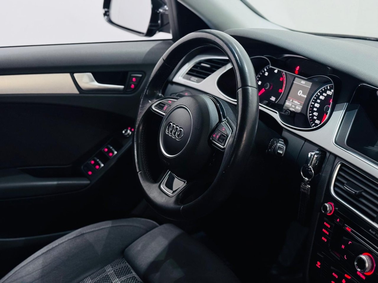 Audi A4 Avant 2.0 TDI DPF Comfort 177hk 2013, bild 4/10