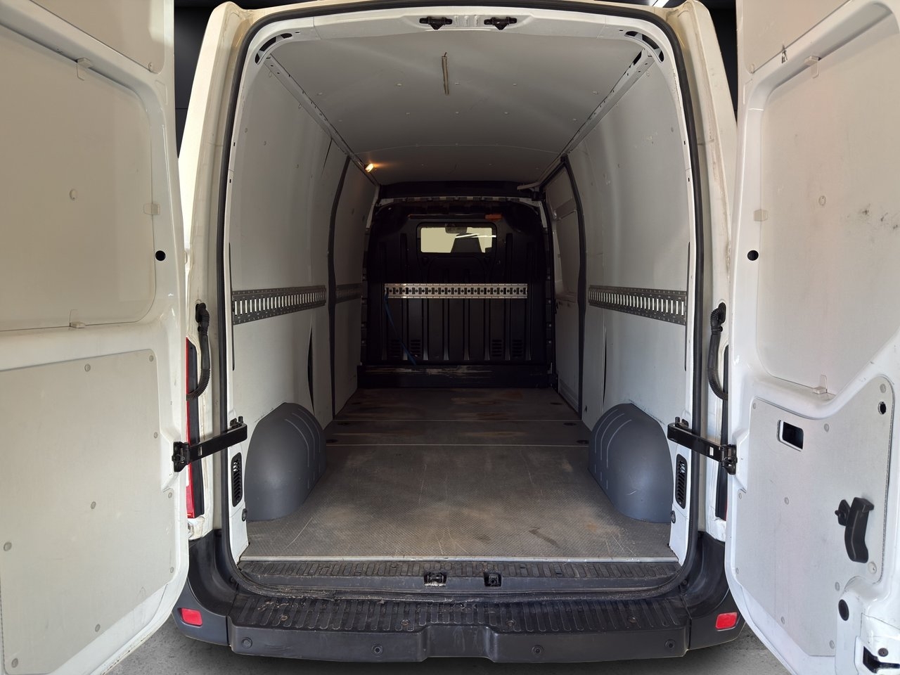 Nissan NV400 3,5T 2.3 dCi Quickshift 2019, photo 7/17