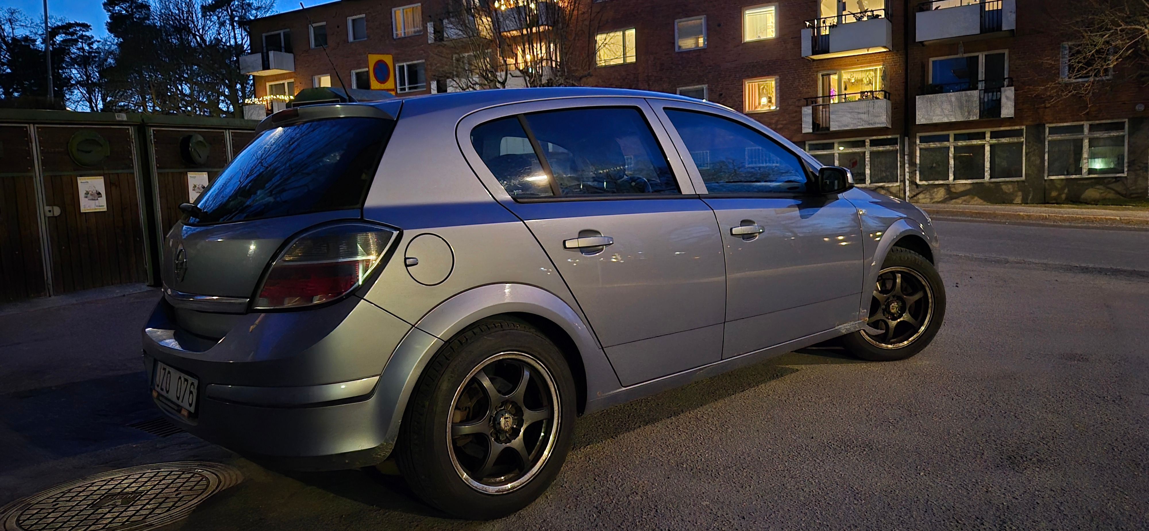 Opel Astra 1.6 ECOTEC Manuell 2010, bild 3/11