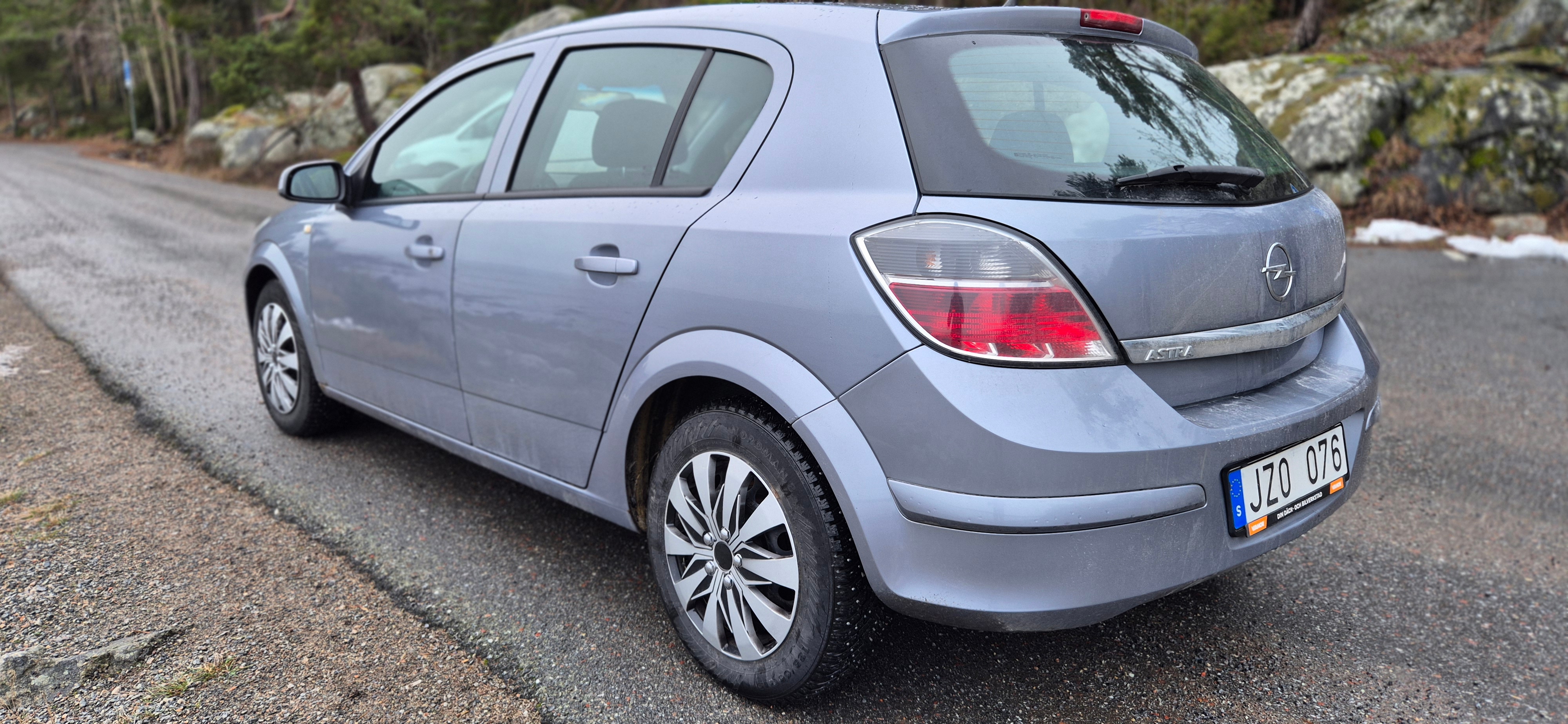 Opel Astra 1.6 ECOTEC Manuell 2010, bild 5/11