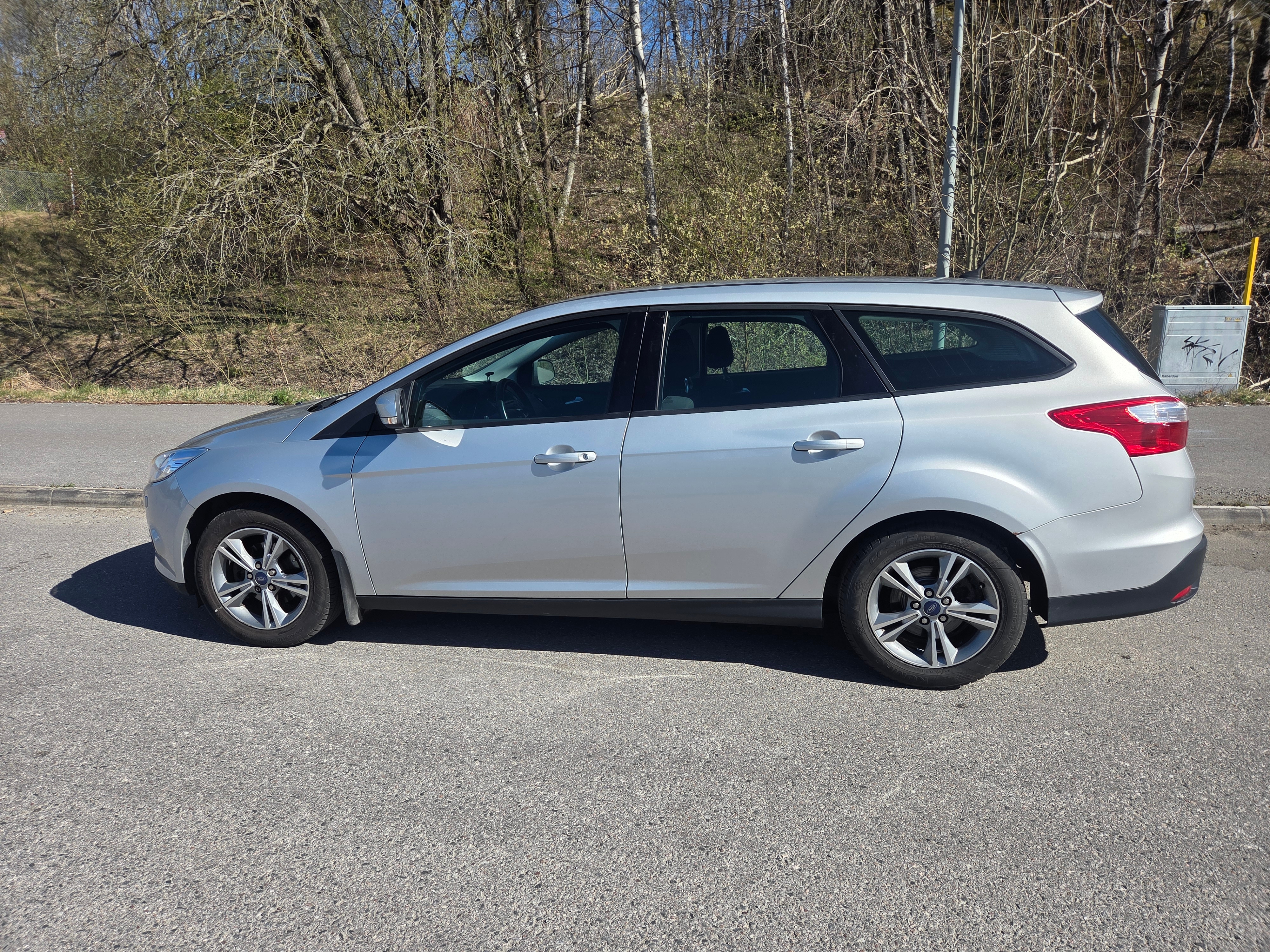 Ford Focus Kombi 1.0 EcoBoost Manuell 2013, bild 4/8