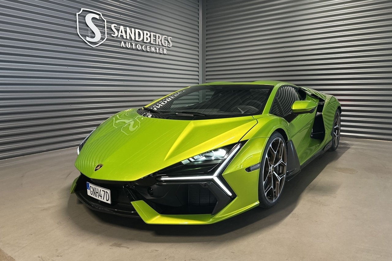 Lamborghini Revuelto
