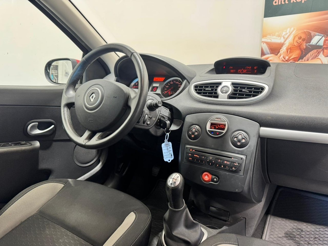 Renault Clio 2011, bild 2/17