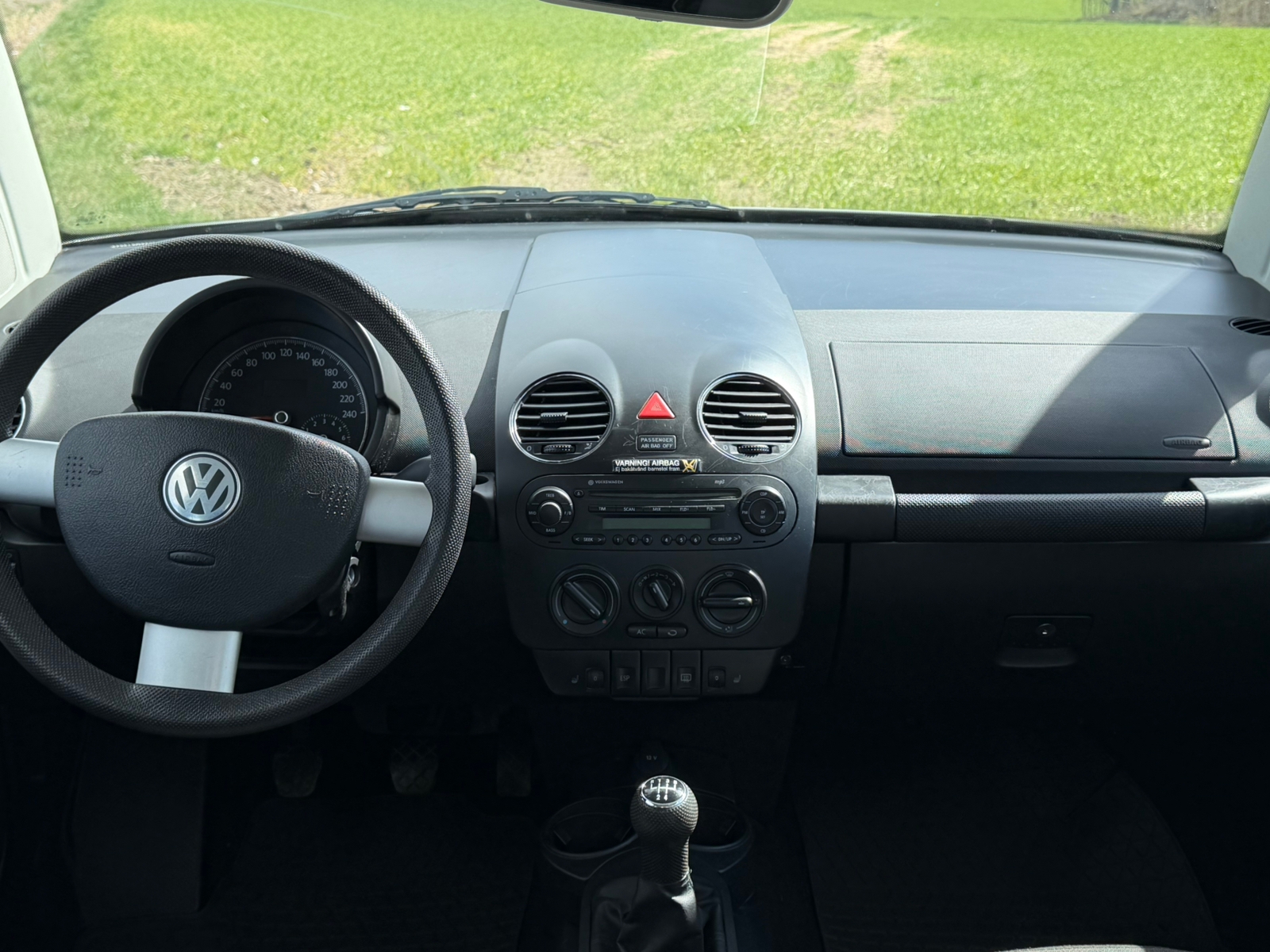 Volkswagen New Beetle 1.6 Manuell 2006, bild 5/7