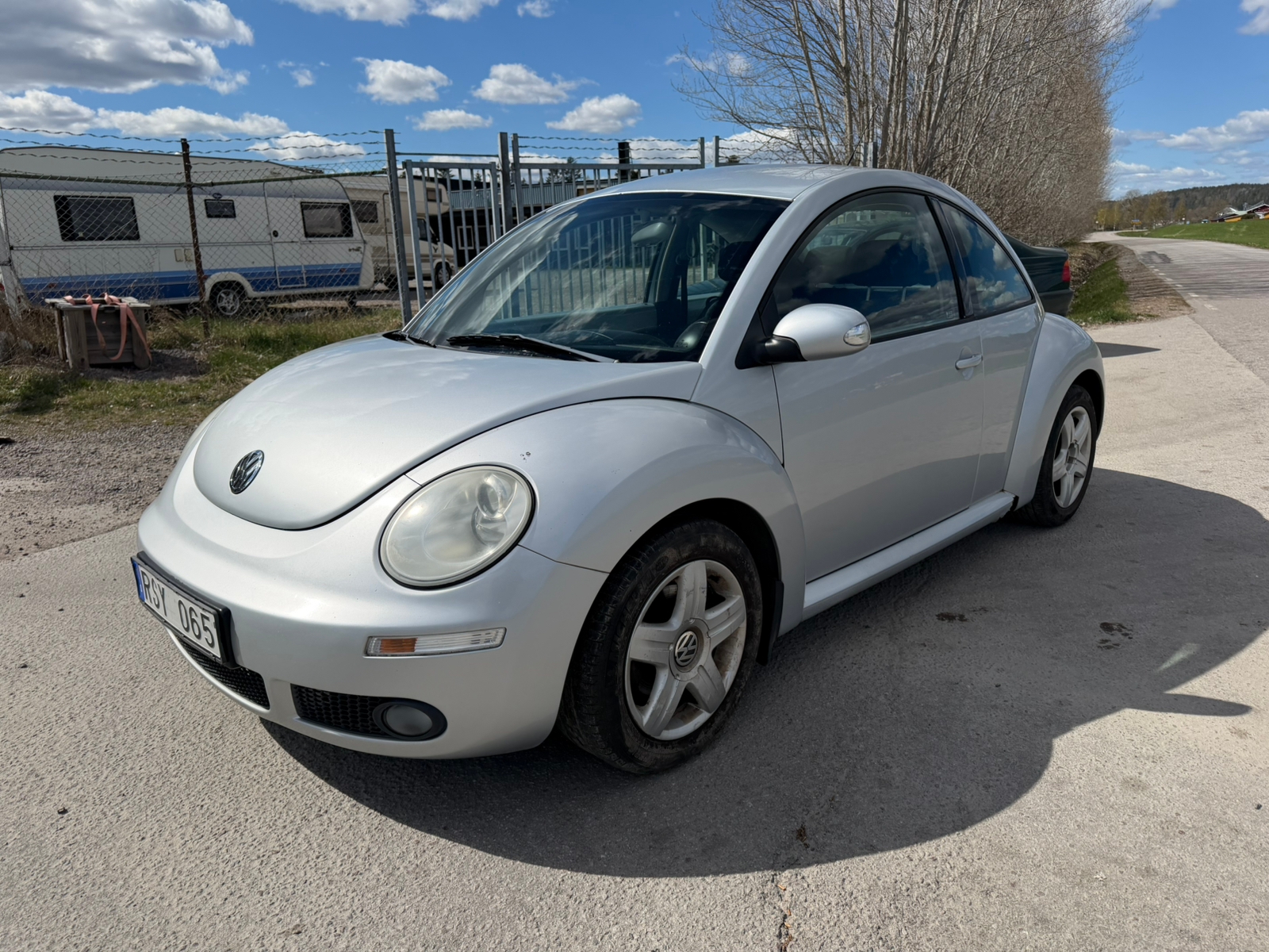 Volkswagen New Beetle 1.6 Manuell 2006, bild 2/7
