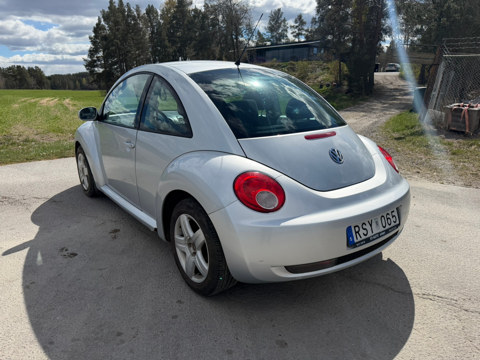 Volkswagen New Beetle 1.6 Manuell 2006, bild 3/7