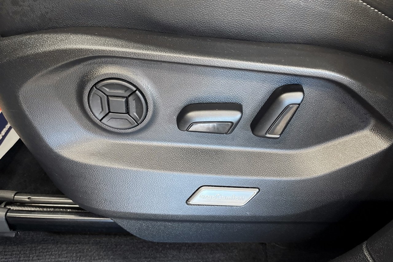 Volkswagen Touareg 2023, kuva 7/8