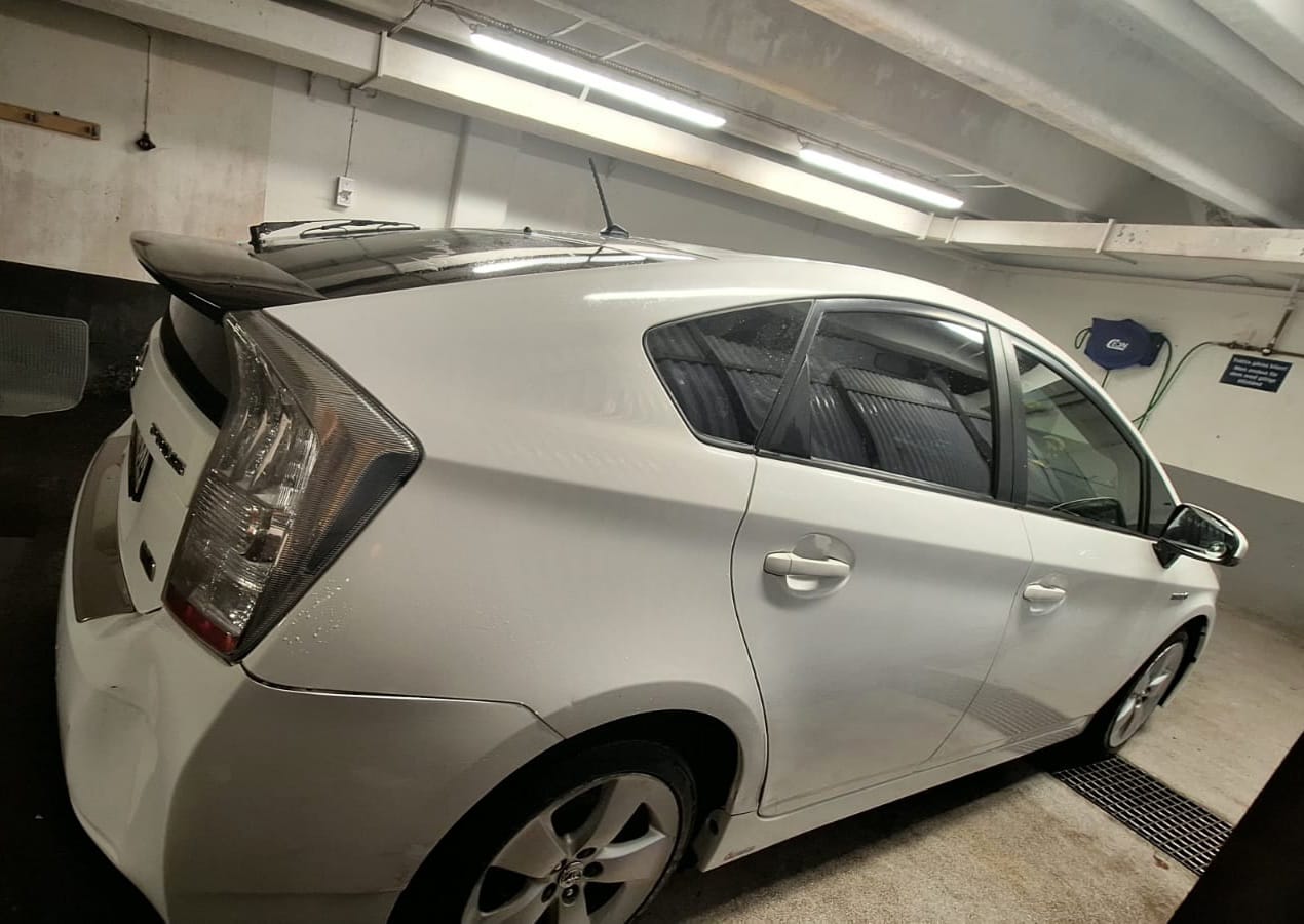 Toyota Prius Hybrid CVT 2012, kuva 4/10