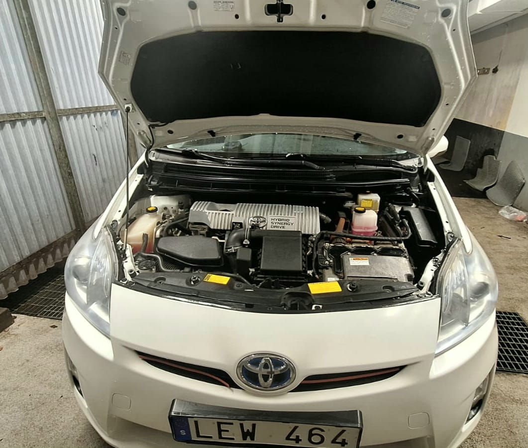 Toyota Prius Hybrid CVT 2012, kuva 6/10