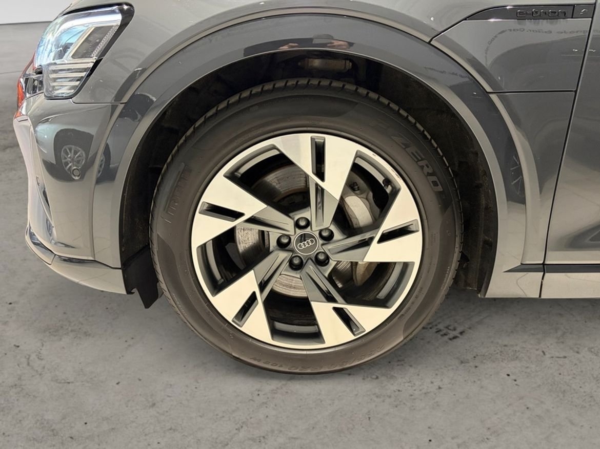 Audi Q8 e-tron 2024, photo 7/10