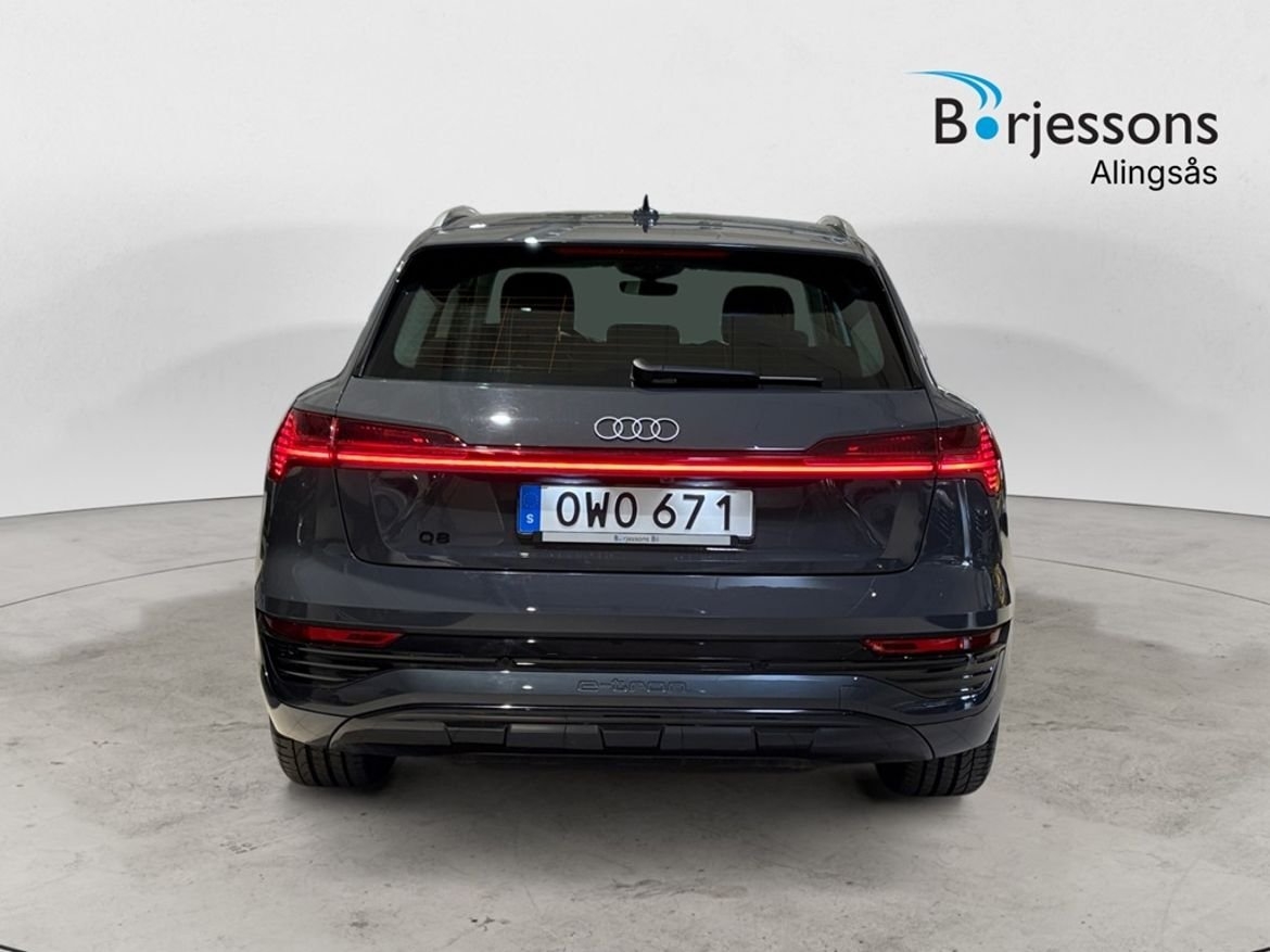 Audi Q8 e-tron 2024, photo 6/10