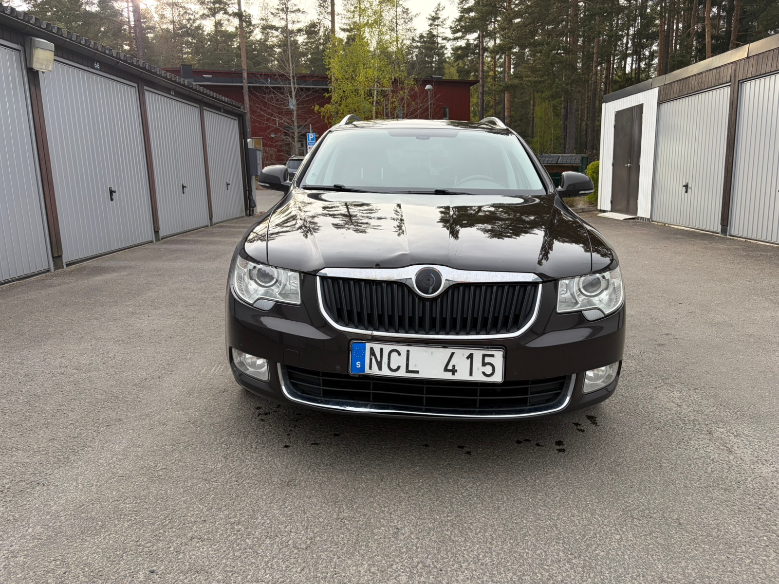 Skoda Superb Kombi 2.0 TDI Manuell 2013, kuva 2/8