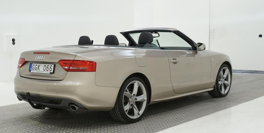 Audi Cabriolet 2010, kuva 2/9