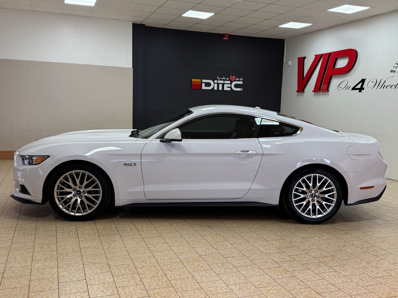 Ford Mustang GT V8 (422hk) 2017, photo 4/10