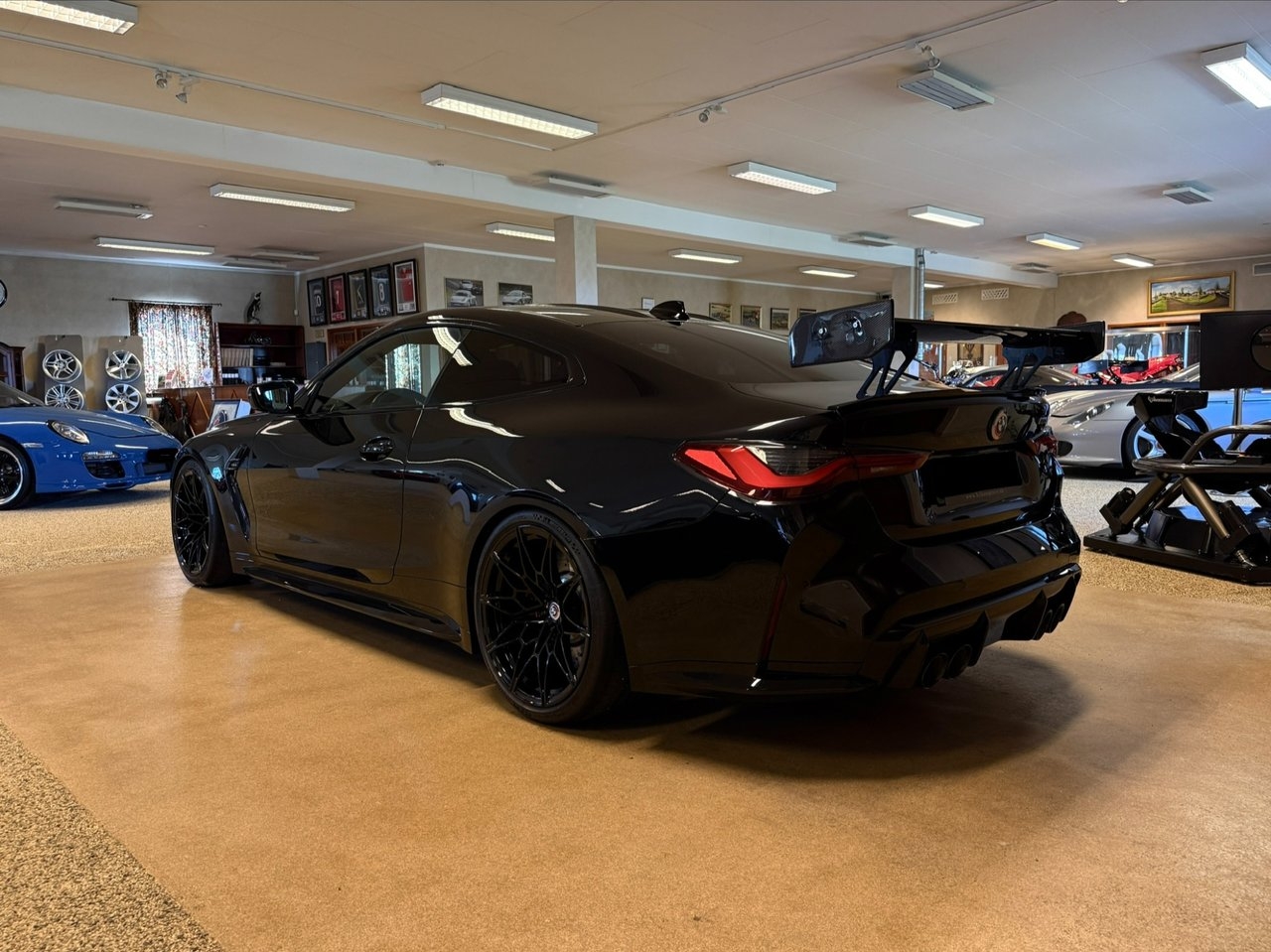 BMW M4 2022, photo 6/10