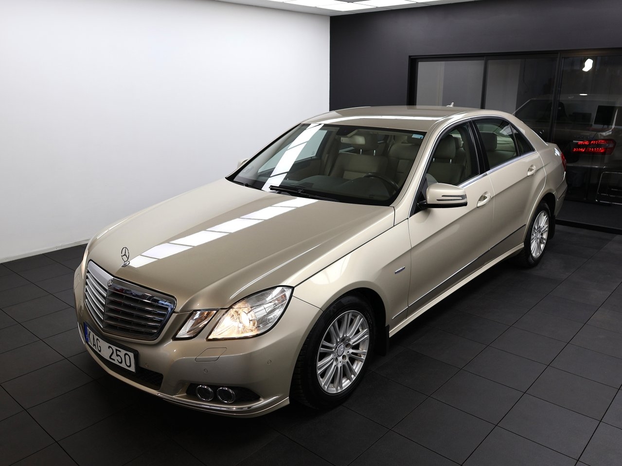 Mercedes-Benz E 2010, bild 3/27