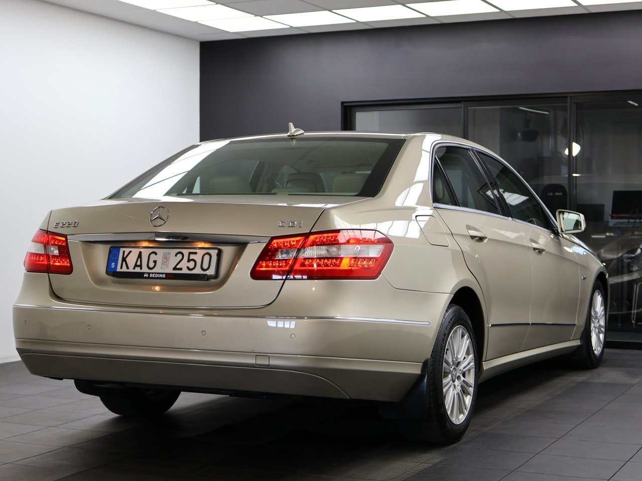 Mercedes-Benz E 2010, bild 6/27