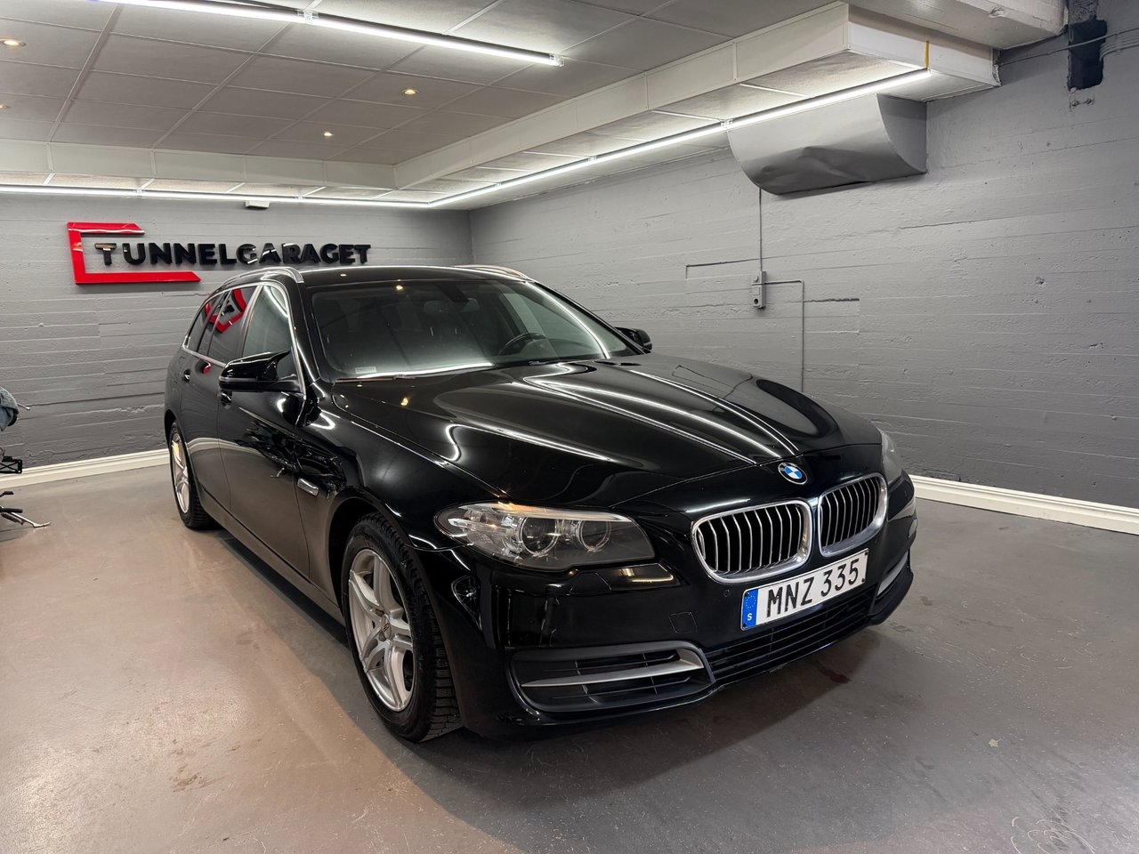 BMW 520 2015, bild 2/20
