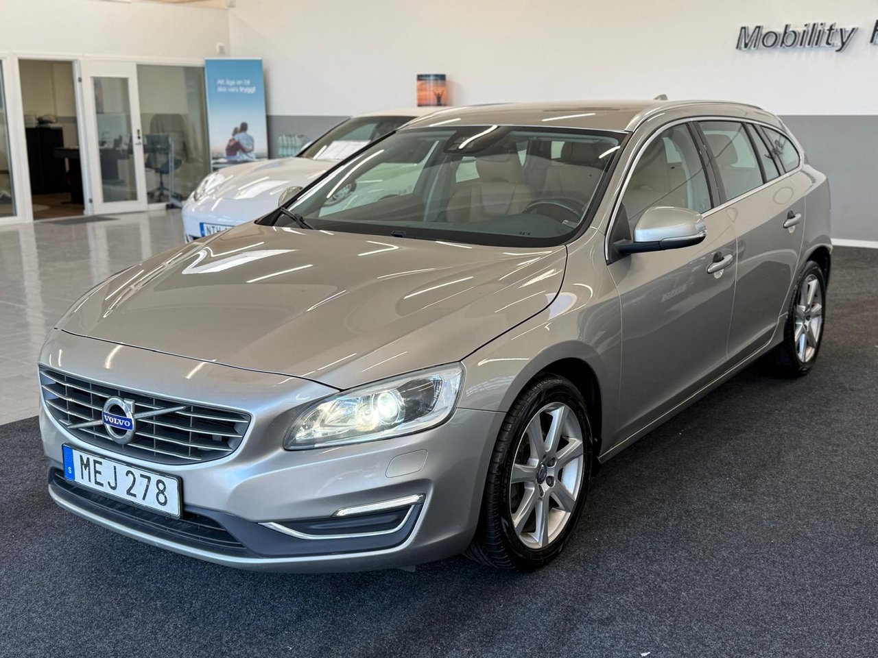 Volvo V60 D4 Summum Euro 6 2016, bild 4/10
