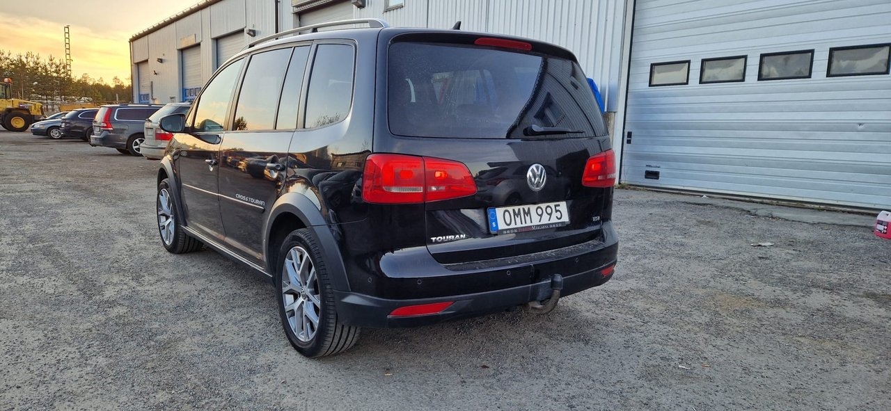 Volkswagen Touran 2015, bild 4/7