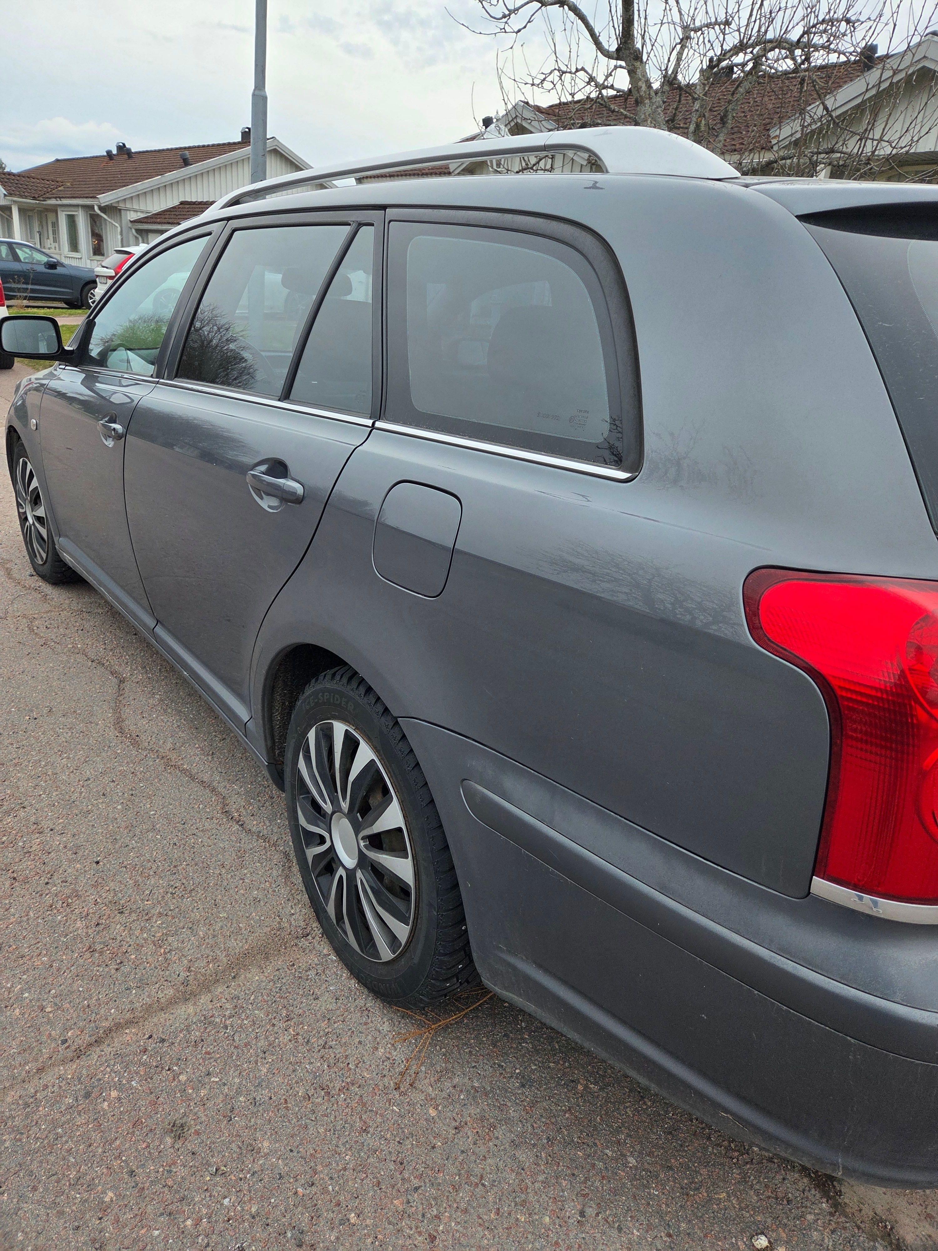 Toyota Avensis 2004, bild 3/8