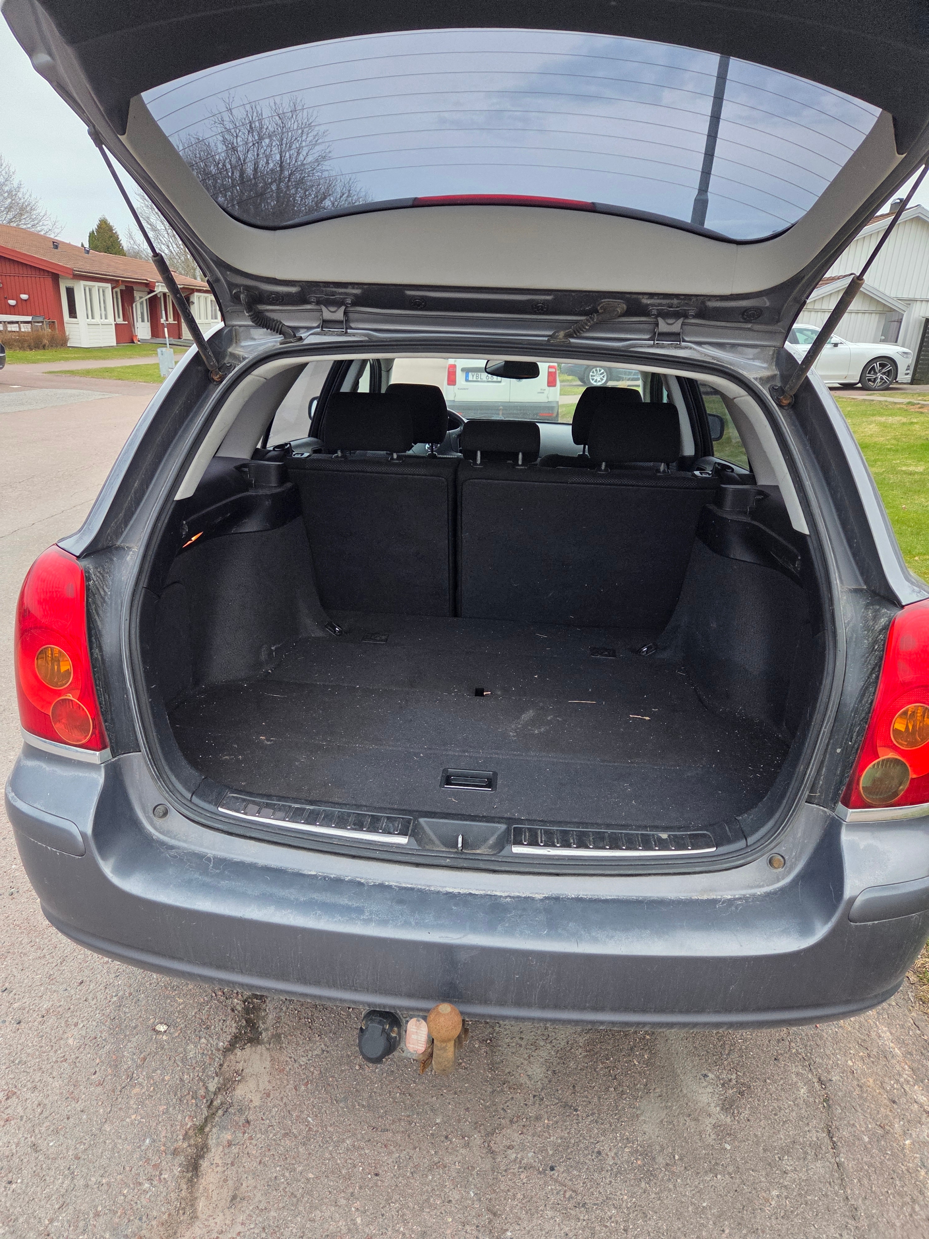 Toyota Avensis 2004, bild 5/8