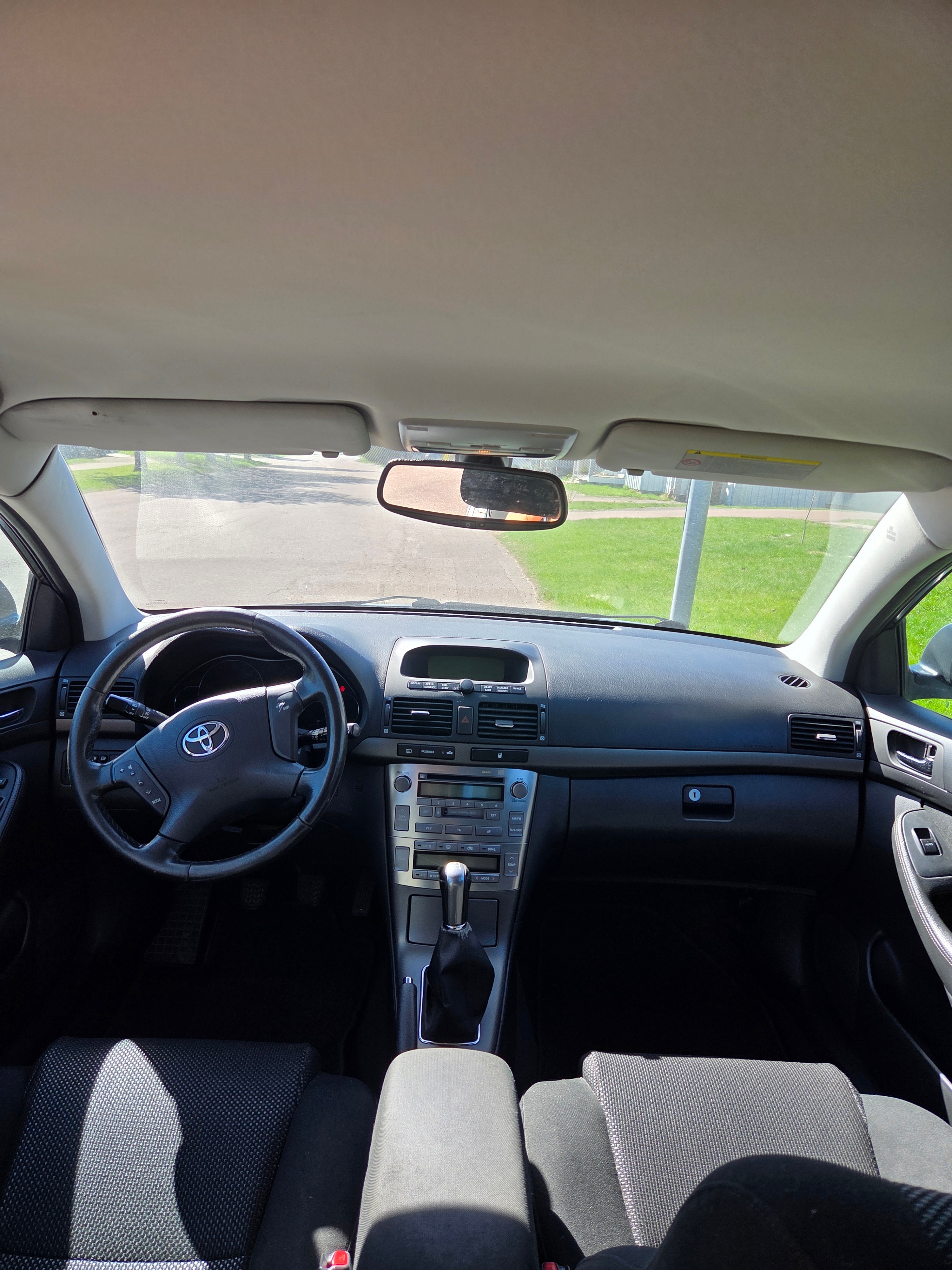 Toyota Avensis 2004, bild 7/8