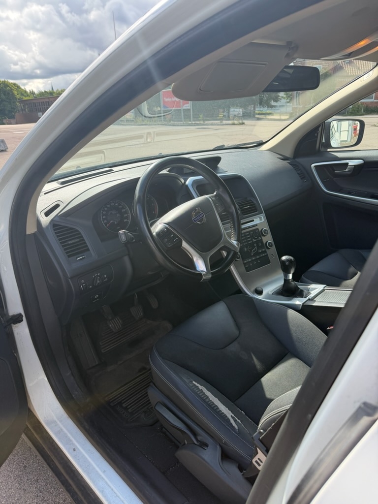 Volvo XC60 D3 Manuell 2011, bild 6/10