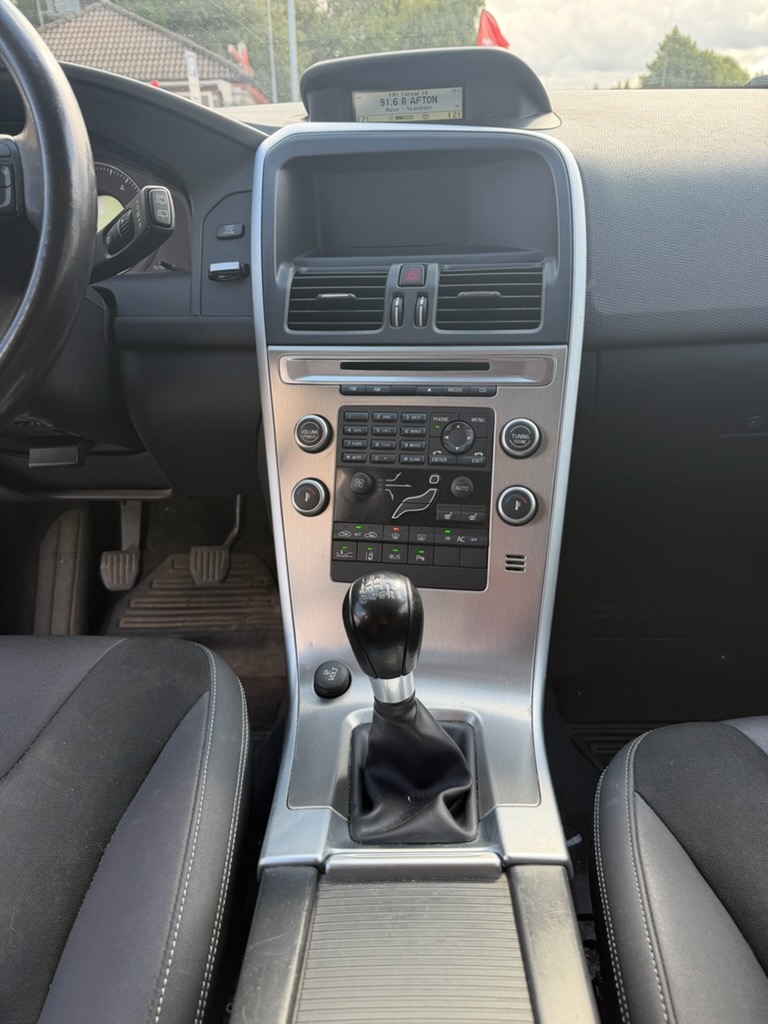 Volvo XC60 D3 Manuell 2011, bild 4/10