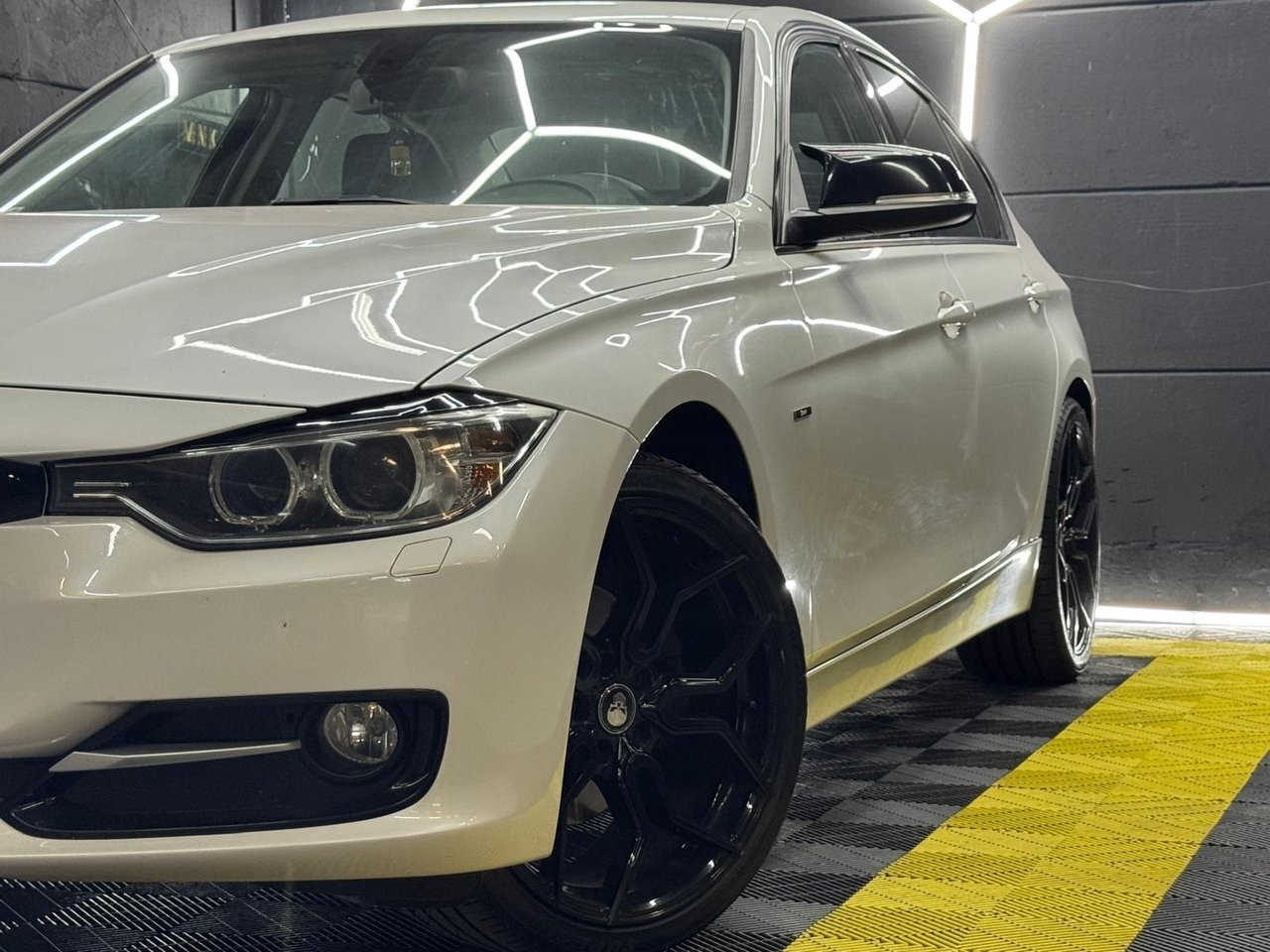 BMW 320 2013, bild 2/24