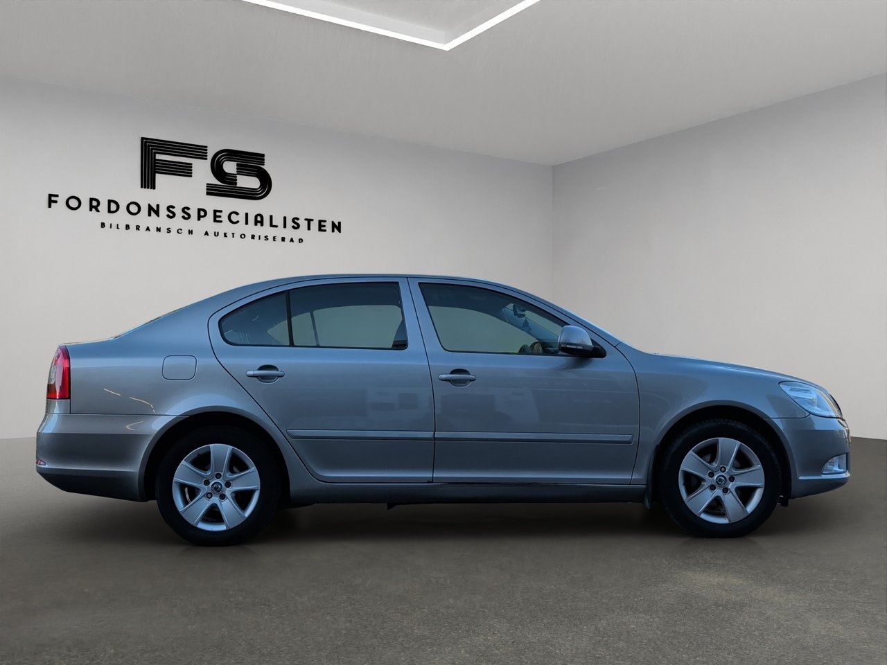 Skoda Octavia 1.2 TSI Elegance Euro 5 2011, bild 2/10