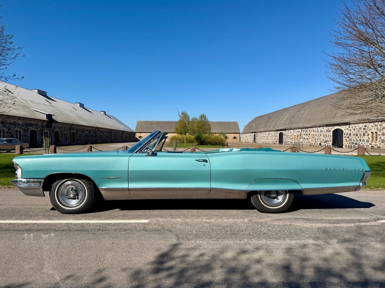 Pontiac Bonneville Convertible 1965, photo 6/23