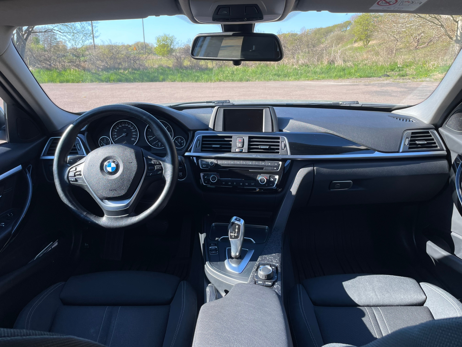 BMW 320 2017, kuva 6/9