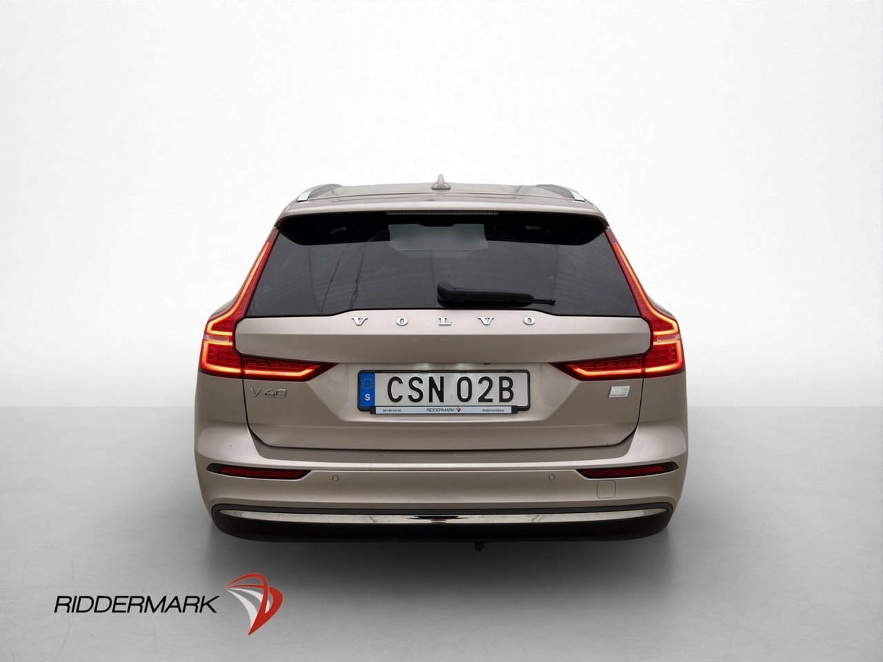 Volvo V60 Recharge T6 AWD Plus Skinn 2023, bild 6/32