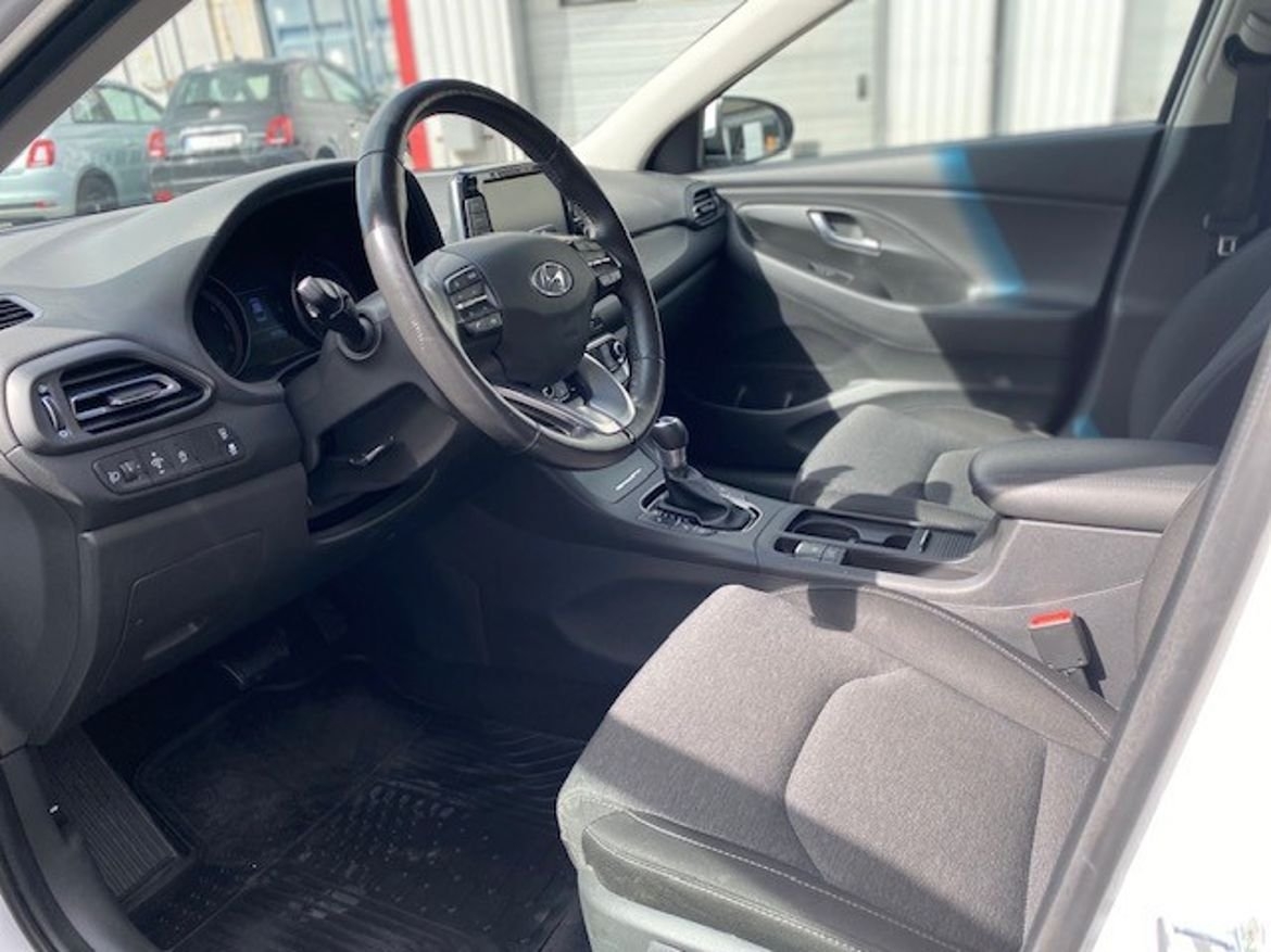 Hyundai i30 Essential, Automat 2023, bild 5/7