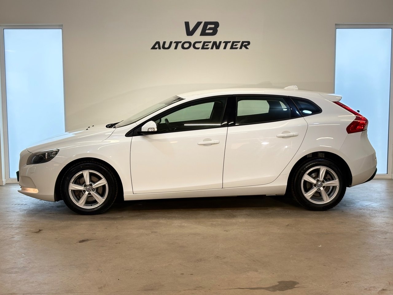 Volvo V40 T2 Kinetic Euro 6 2016, bild 3/24