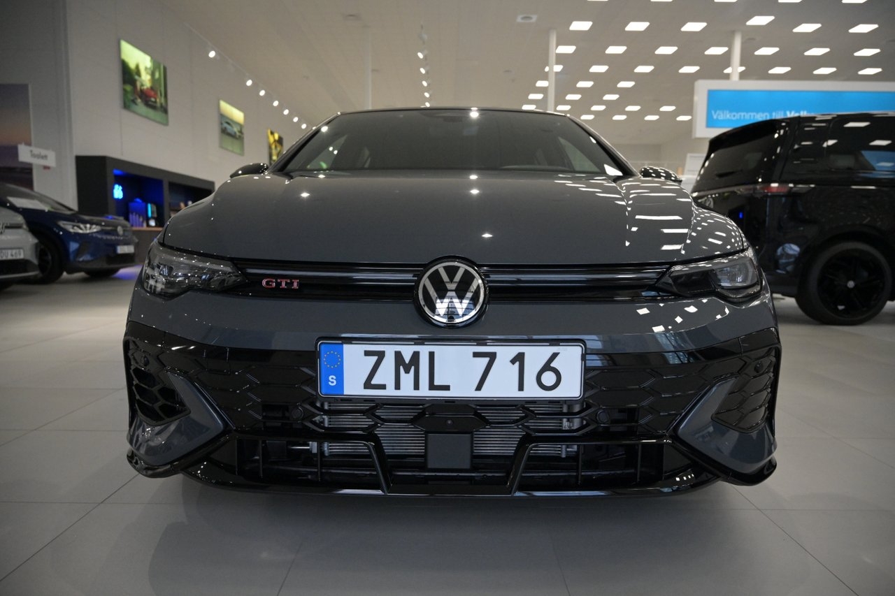 Volkswagen Golf GTI 300 hk 2026, bild 3/10