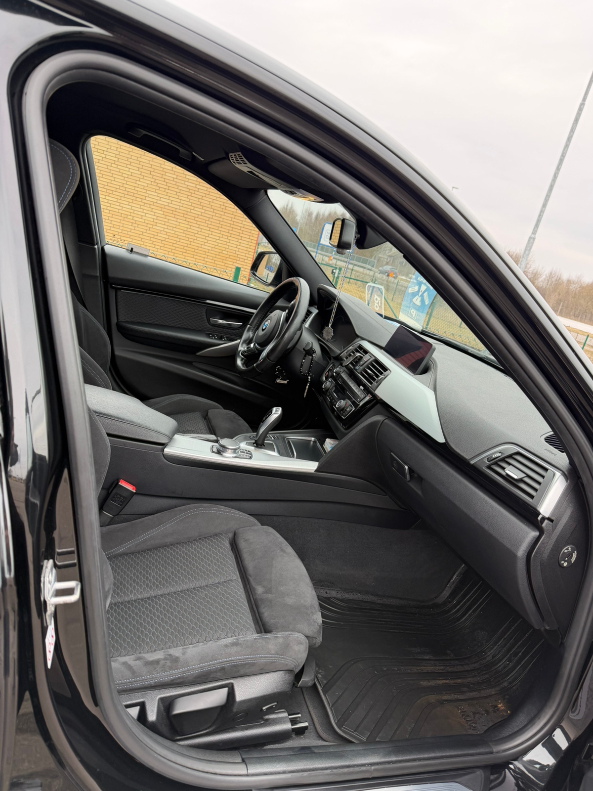 BMW 320 d Sedan Steptronic 2018, bild 6/7
