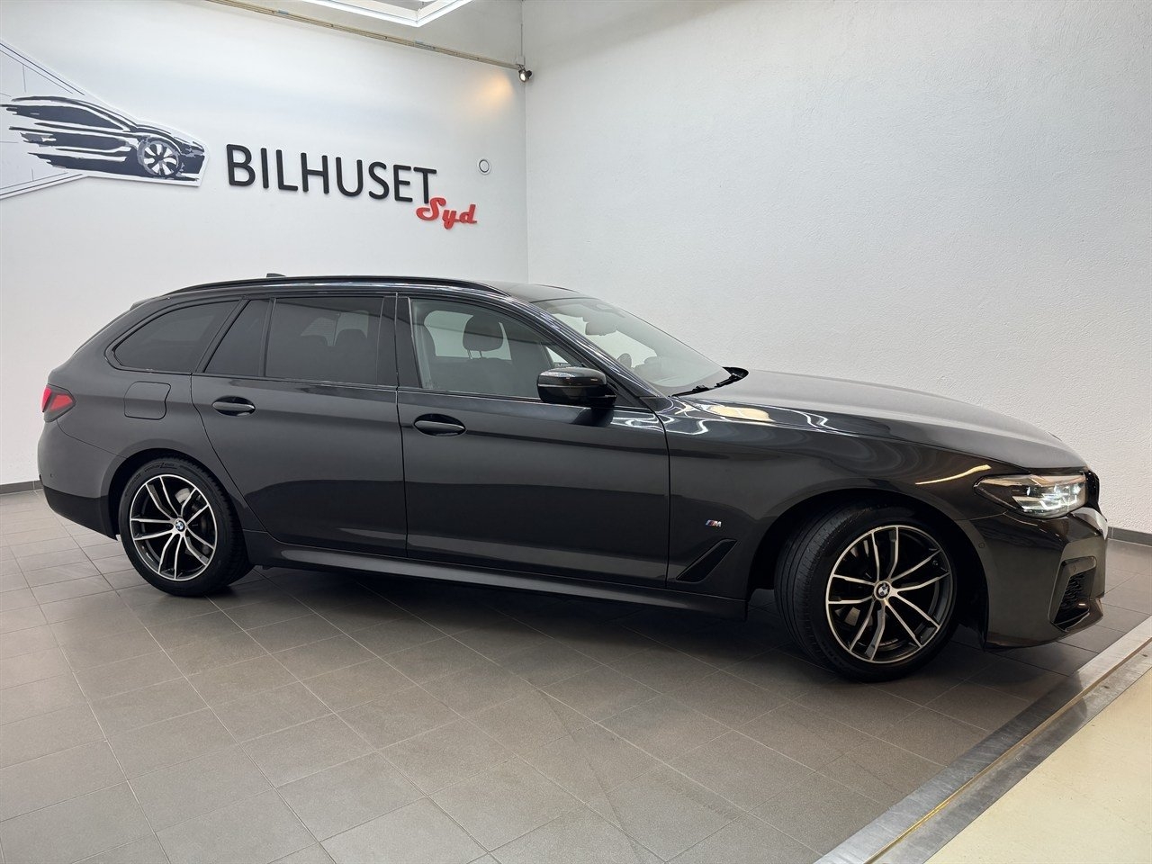 BMW 520 d xDrive 190hk M Sport 2021, bild 2/10